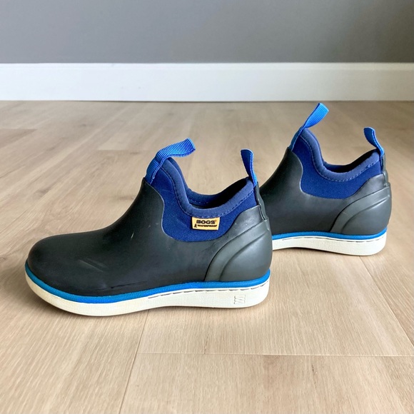 Bogs Other - Bogs Kids Unisex Riley Slip On Waterproof Low Top Rain Boot size 10